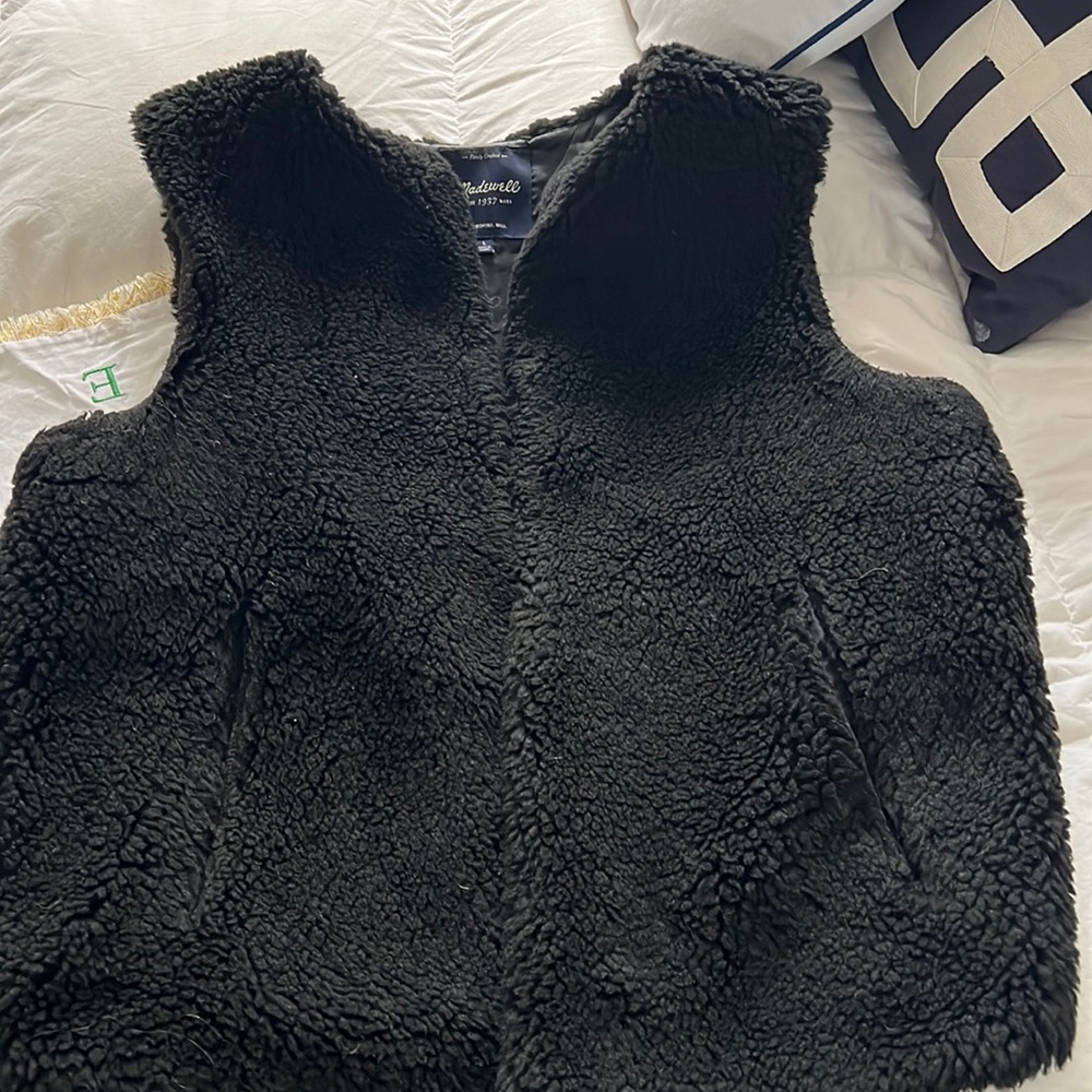 Madewell vest Sherpa black like new
